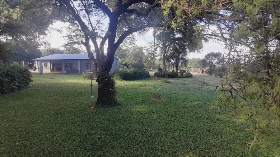 6 Bedroom Property for Sale in Kameeldrift-Wes North West